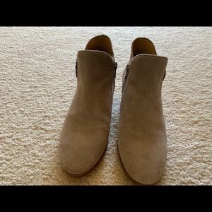 Jack Rogers Beige Suede Bootie size 7